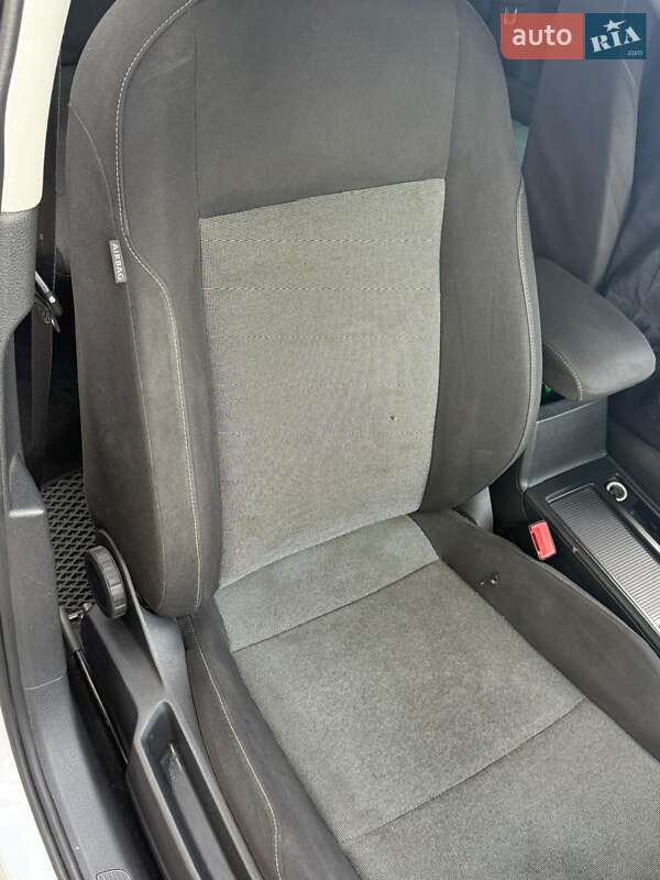 Універсал Volkswagen Golf 2014 в Хмільнику