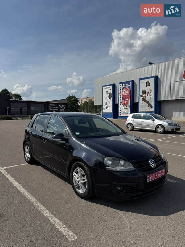 Хэтчбек Volkswagen Golf 2008 в Ковеле