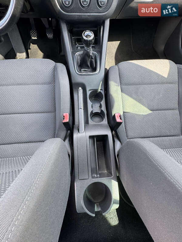 Хэтчбек Volkswagen Golf 2008 в Ковеле