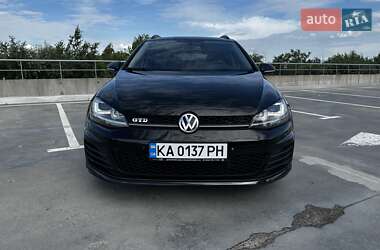 Универсал Volkswagen Golf 2015 в Киеве