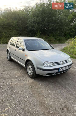 Хетчбек Volkswagen Golf 1998 в Городку