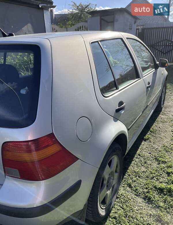 Хетчбек Volkswagen Golf 2000 в Кременчуці
