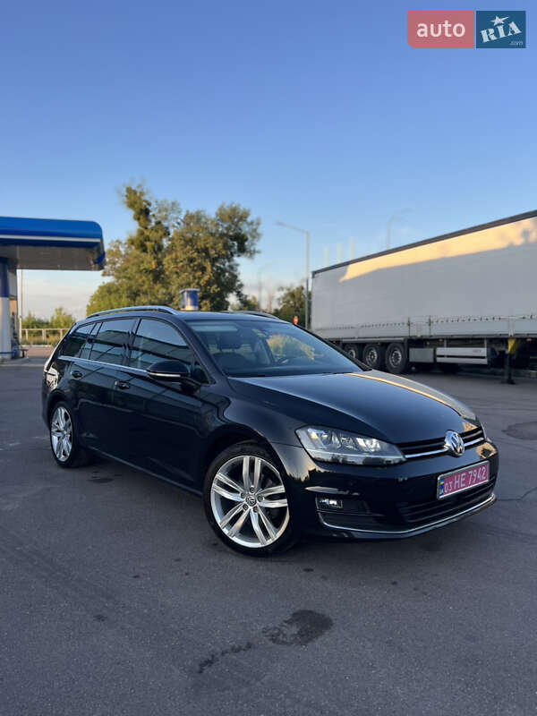 Универсал Volkswagen Golf 2014 в Ровно