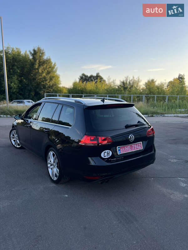 Универсал Volkswagen Golf 2014 в Ровно