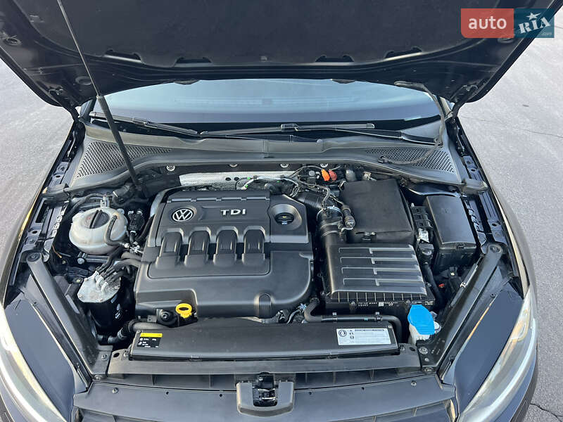Универсал Volkswagen Golf 2014 в Ровно