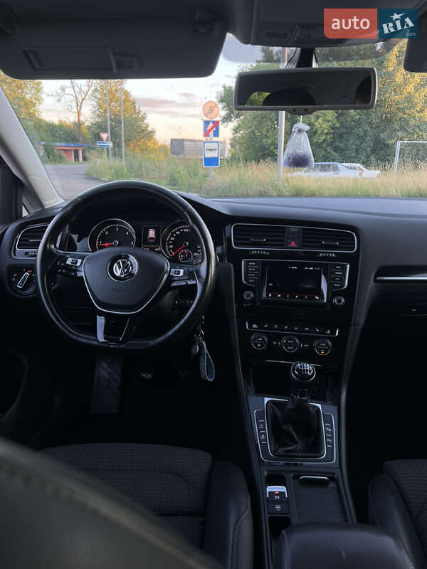 Универсал Volkswagen Golf 2014 в Ровно
