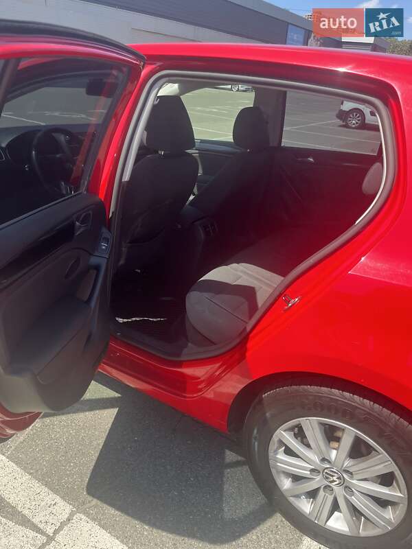 Хетчбек Volkswagen Golf 2012 в Києві