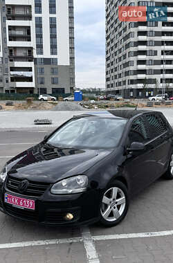 Хэтчбек Volkswagen Golf 2008 в Киеве