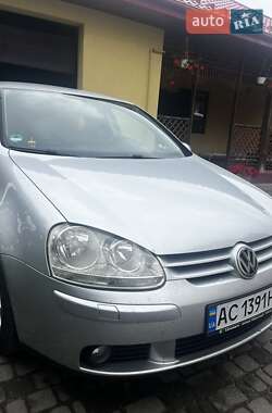 Хэтчбек Volkswagen Golf 2005 в Ковеле