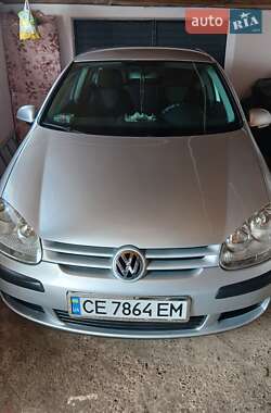 Хэтчбек Volkswagen Golf 2004 в Черновцах