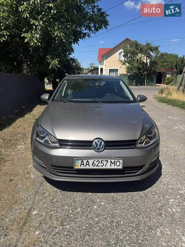 Хэтчбек Volkswagen Golf 2013 в Смеле