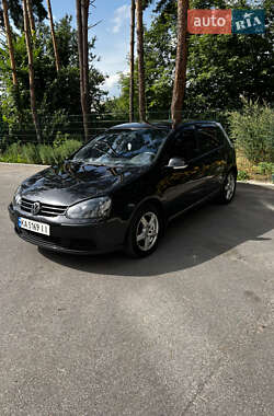 Хэтчбек Volkswagen Golf 2006 в Киеве