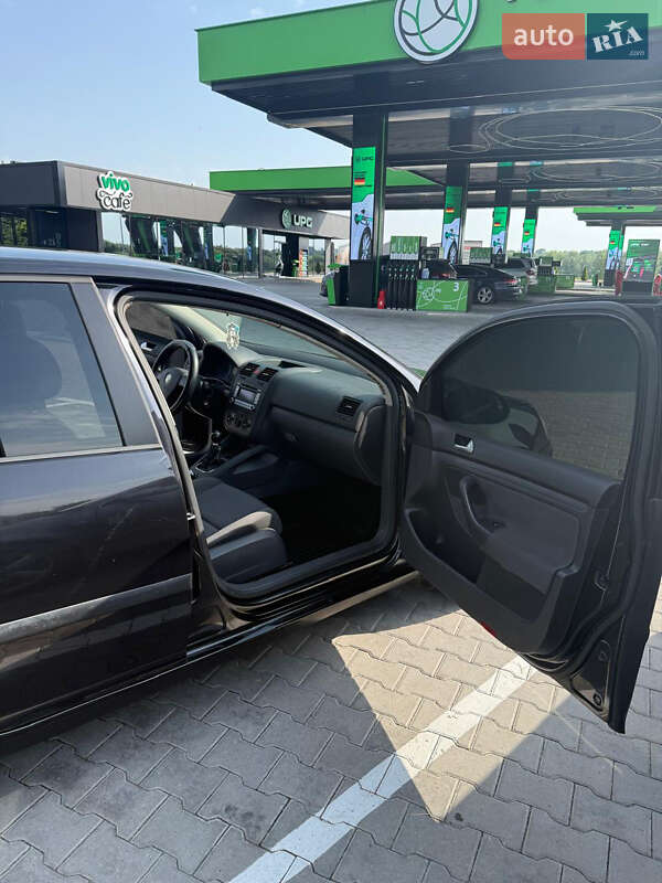Хэтчбек Volkswagen Golf 2006 в Виннице