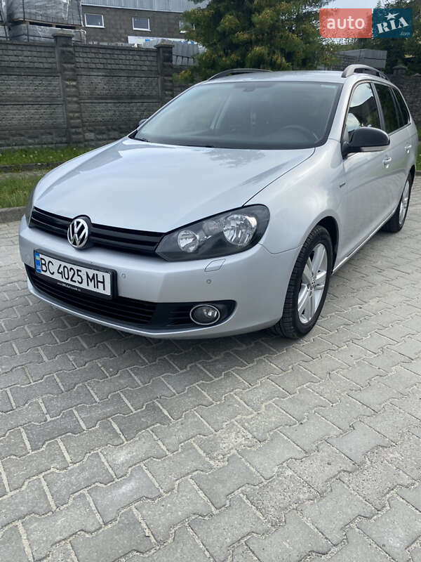 Универсал Volkswagen Golf 2013 в Новояворовске