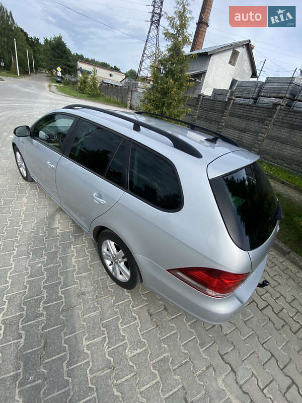 Универсал Volkswagen Golf 2013 в Новояворовске