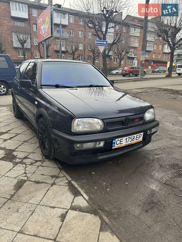 Хэтчбек Volkswagen Golf 1993 в 
