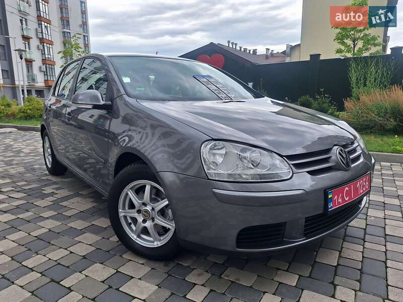 Хетчбек Volkswagen Golf 2006 в Івано-Франківську