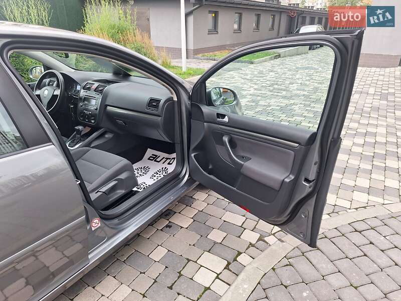 Хетчбек Volkswagen Golf 2006 в Івано-Франківську