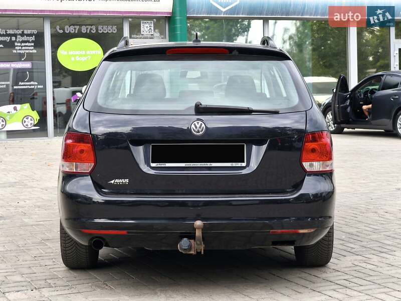 Універсал Volkswagen Golf 2011 в Дніпрі