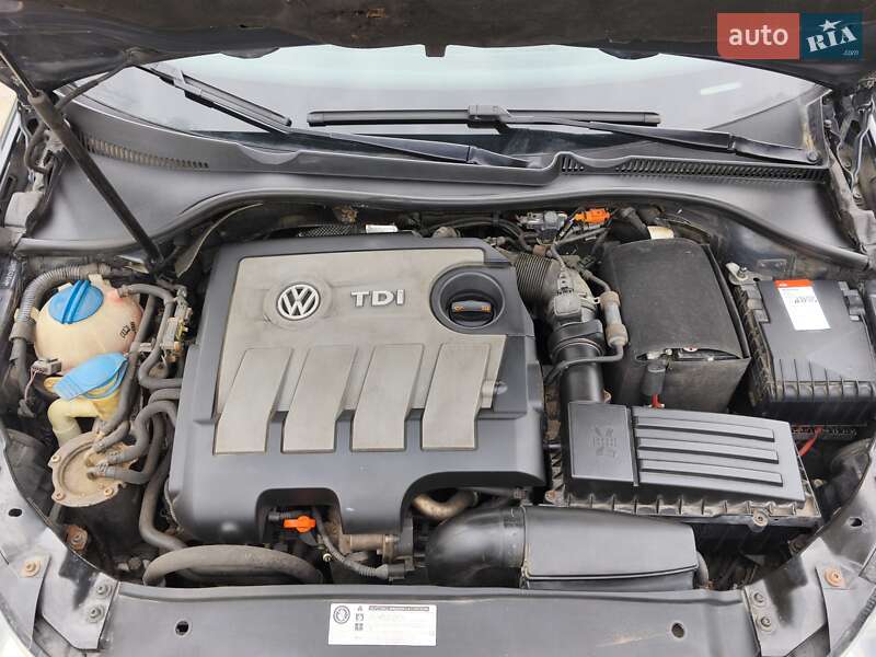 Універсал Volkswagen Golf 2011 в Дніпрі