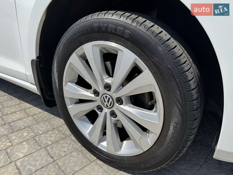 Хэтчбек Volkswagen Golf 2013 в Запорожье