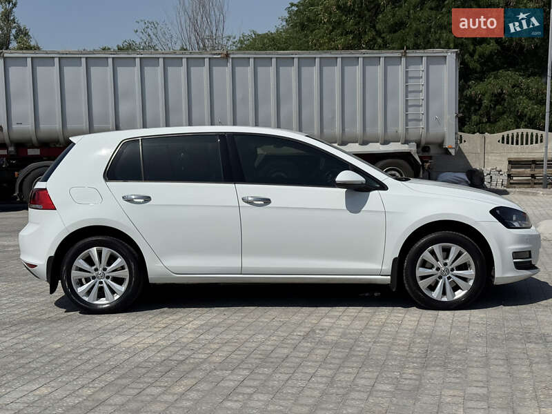Хэтчбек Volkswagen Golf 2013 в Запорожье