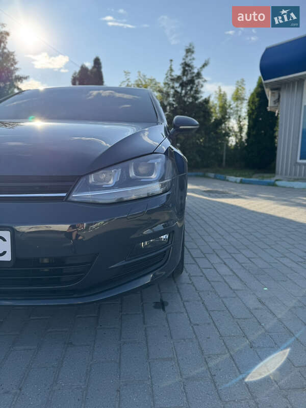 Хэтчбек Volkswagen Golf 2013 в Львове