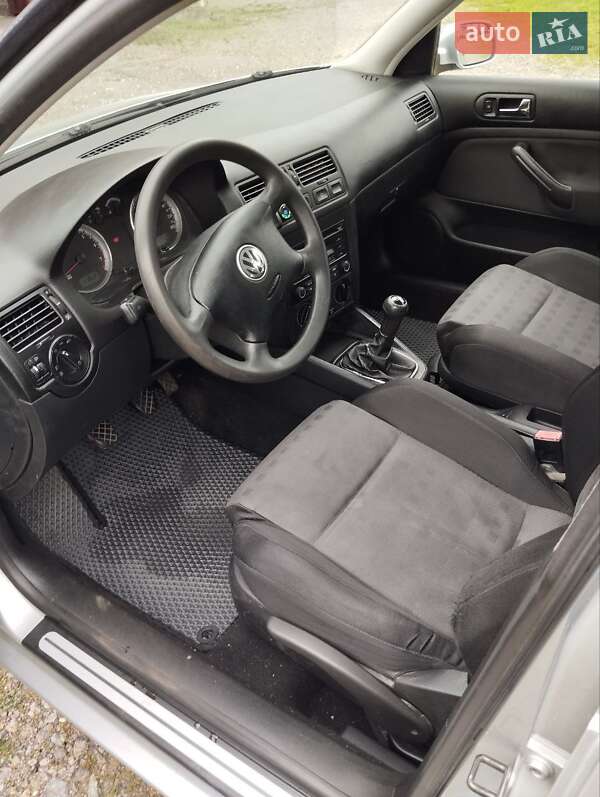 Универсал Volkswagen Golf 2006 в Виннице