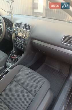 Хетчбек Volkswagen Golf 2009 в Харкові