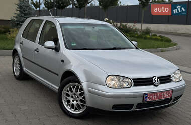 Хетчбек Volkswagen Golf 2002 в Луцьку