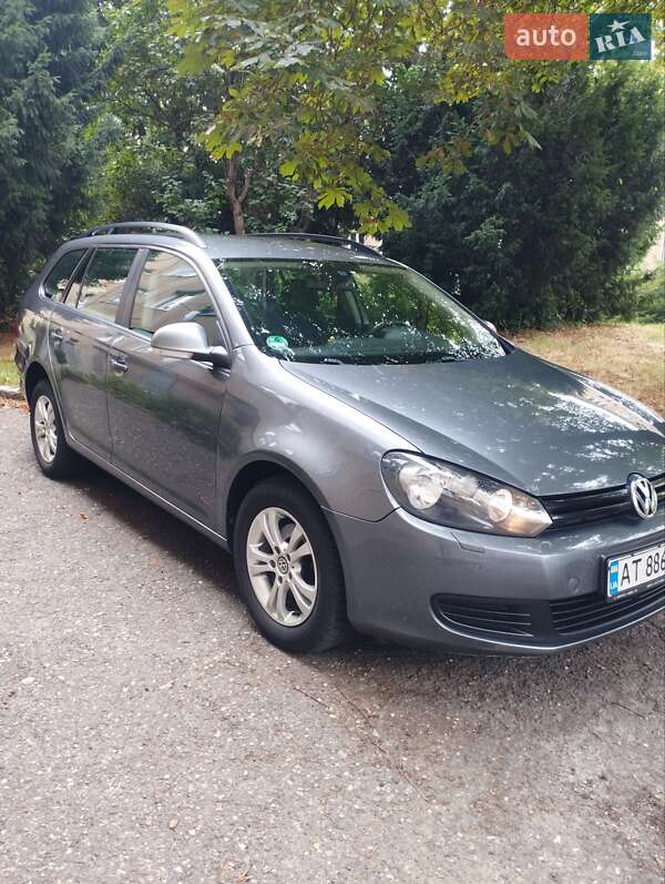 Універсал Volkswagen Golf 2012 в Долині