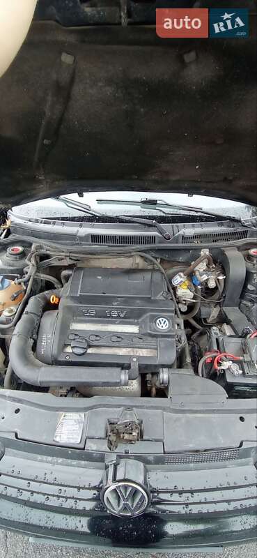 Хэтчбек Volkswagen Golf 2000 в Кременчуге