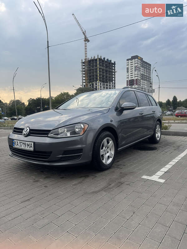 Універсал Volkswagen Golf 2015 в Києві