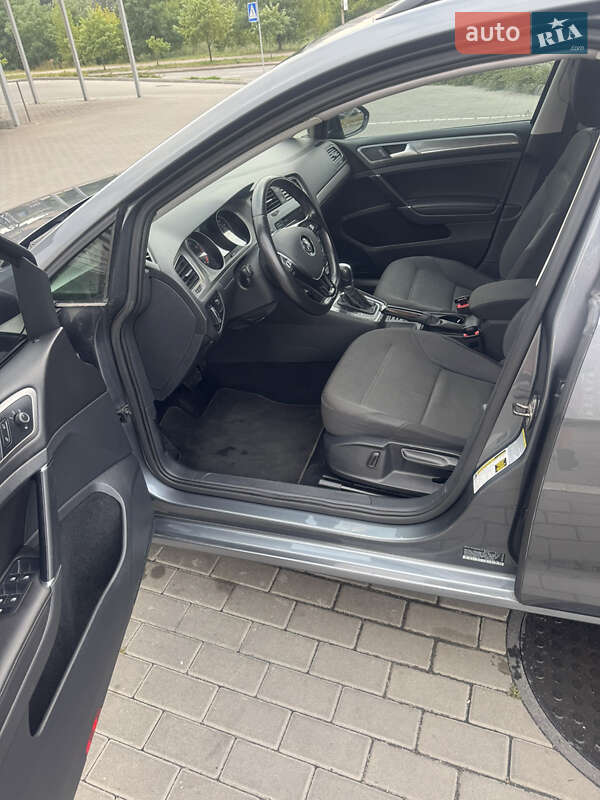 Універсал Volkswagen Golf 2015 в Києві