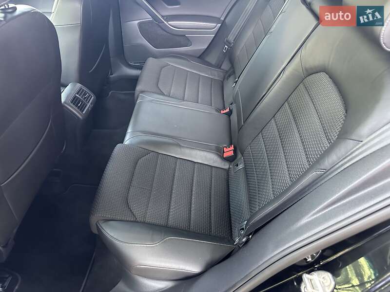 Хэтчбек Volkswagen Golf 2015 в Киеве