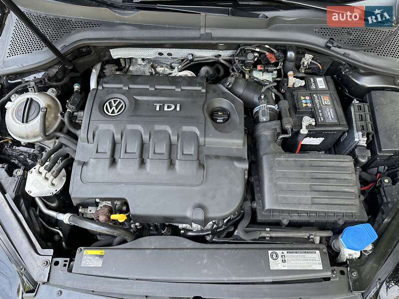 Хэтчбек Volkswagen Golf 2015 в Киеве