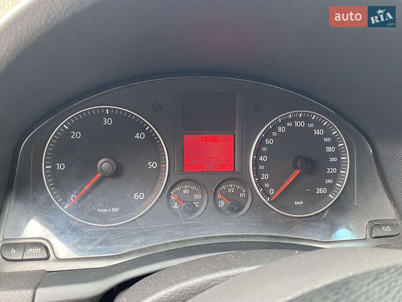 Універсал Volkswagen Golf 2009 в Старокостянтинові