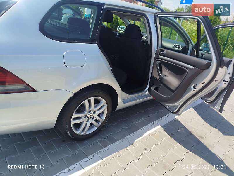 Универсал Volkswagen Golf 2012 в Стрые