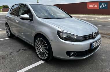 Хэтчбек Volkswagen Golf 2009 в Умани
