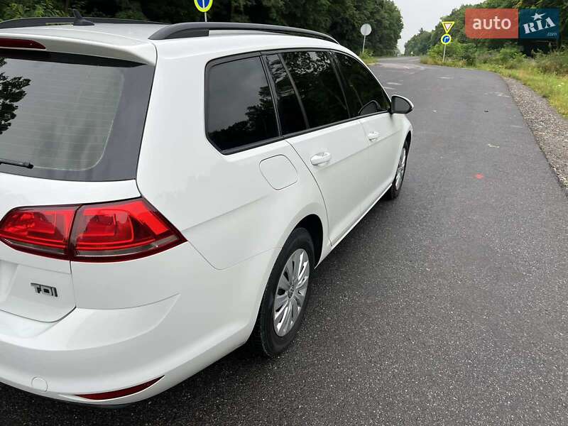 Універсал Volkswagen Golf 2015 в Красилові