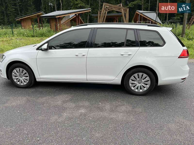 Універсал Volkswagen Golf 2015 в Красилові