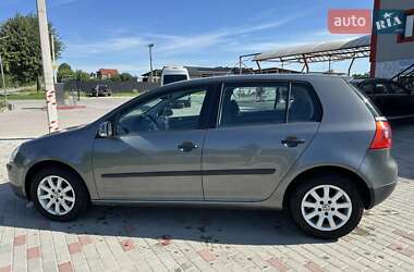 Хетчбек Volkswagen Golf 2004 в Городенці