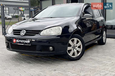 Хетчбек Volkswagen Golf 2006 в Чернівцях