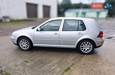 Хэтчбек Volkswagen Golf 2002 в Красилове