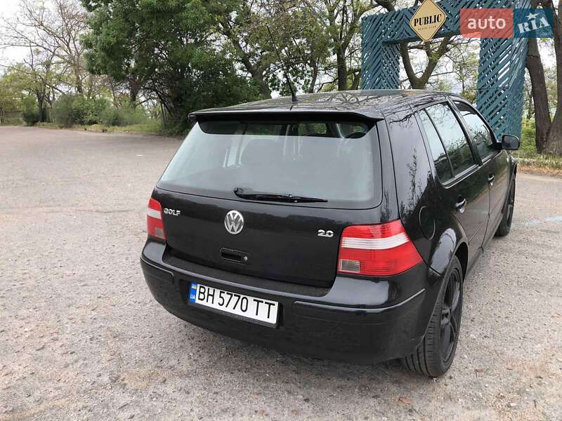 Хэтчбек Volkswagen Golf 2003 в Одессе