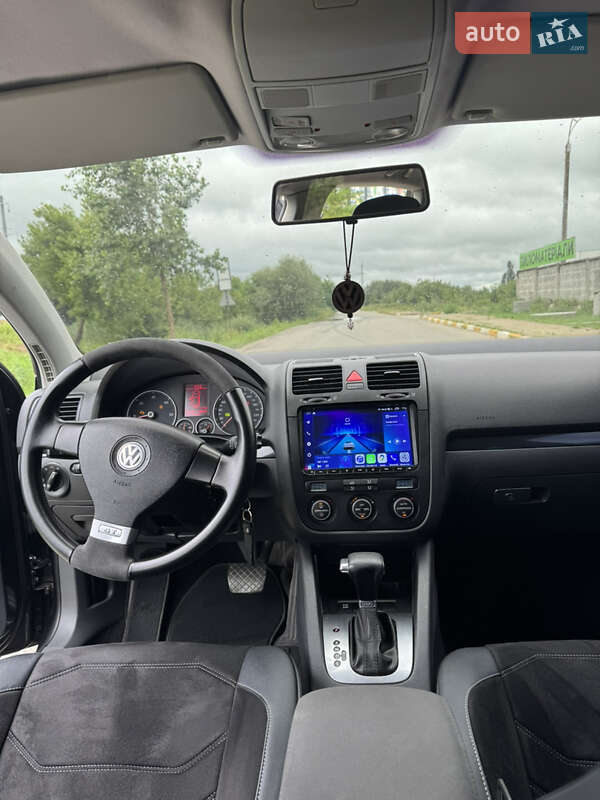 Хэтчбек Volkswagen Golf 2007 в Киеве