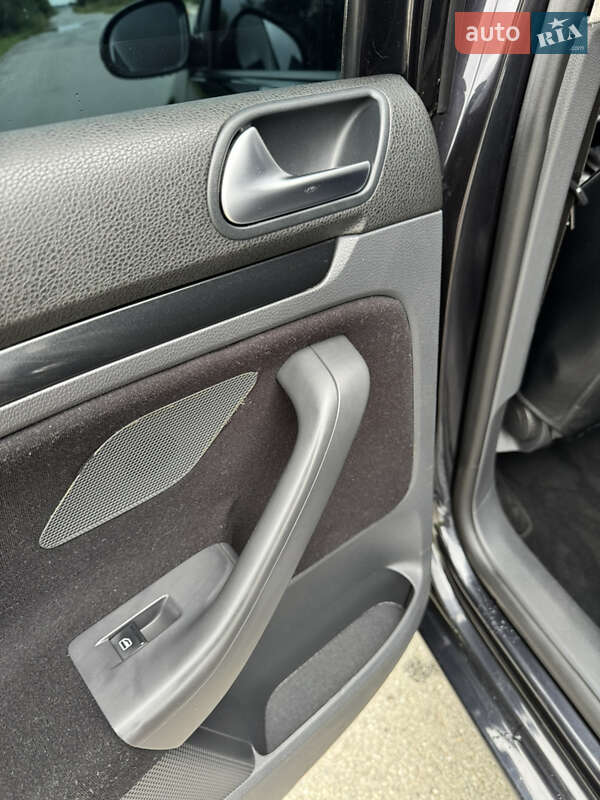 Хэтчбек Volkswagen Golf 2007 в Киеве