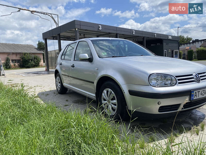 Volkswagen Golf 2003