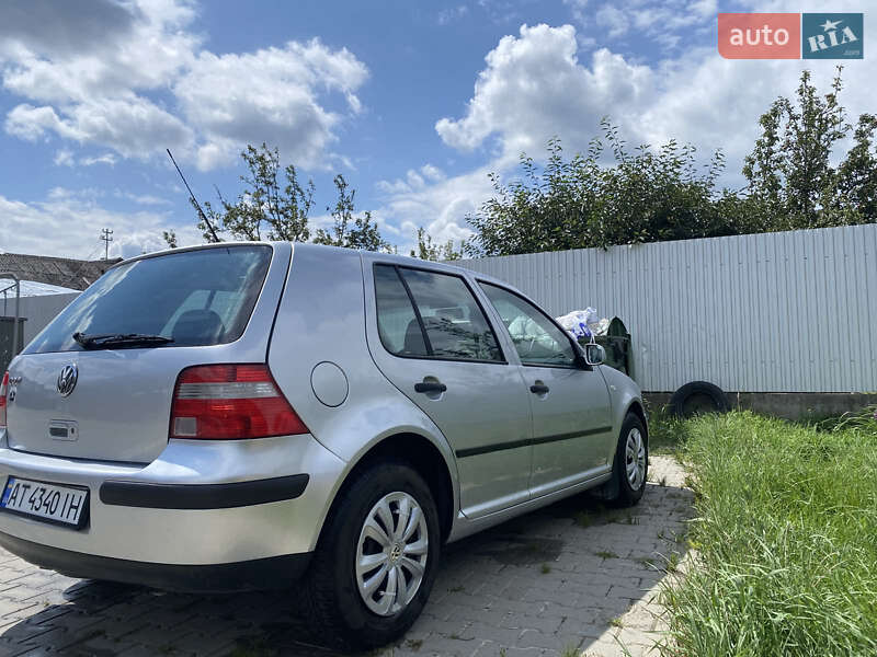 Хэтчбек Volkswagen Golf 2003 в Верховине
