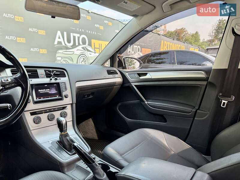 Хэтчбек Volkswagen Golf 2014 в Харькове